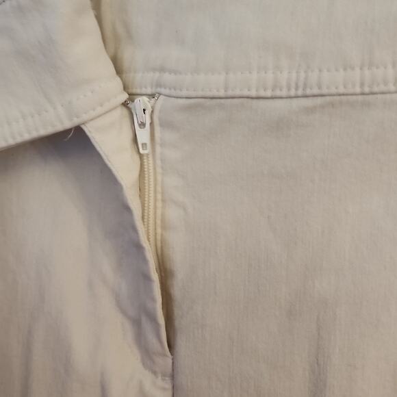 Lane Bryant Crop/Capri Light Colored Pants - Picture 9 of 11